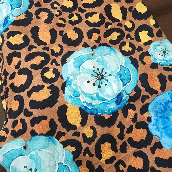 New leopard print with blue flowers leggings - Picture 2 of 2